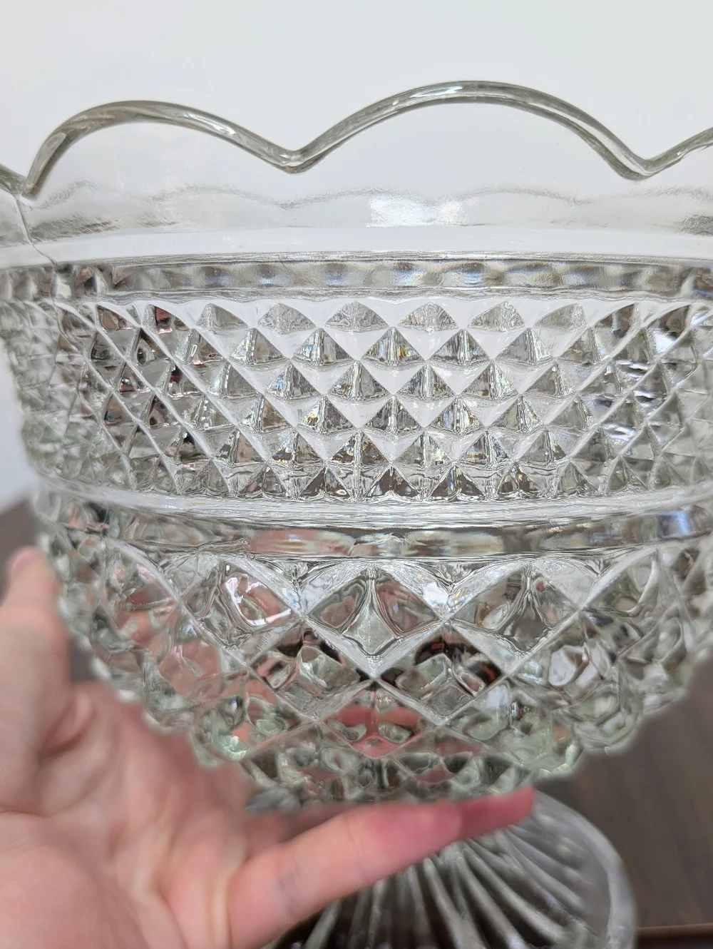 Vintage Anchor Hocking Wexford Pattern Footed Glass Salad Or Parfait Bowl - Picture 8 of 8